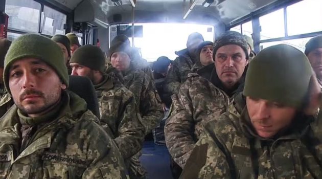 Ουκρανοί που βρίσκονται στο εξωτερικό θα κληθούν το 2024 να παρουσιαστούν σε στρατολογικά κέντρα