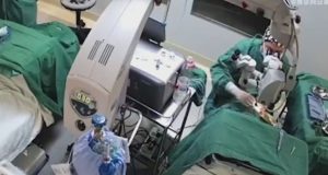 Κίνα: Γιατρός έριξε μπουνιές σε ασθενή επειδή κουνιόταν στο χειρουργείο…