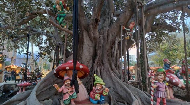 Χριστουγεννιάτικο Πάρκο στην Πάτρα: Το «Δέντρο των Ξωτικών» (Photos)