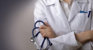 Επαγγελματίες υγείας: Αυξήθηκαν κατά 1,5% πέρυσι – Η «ακτινογραφία» της…