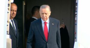 Στην Αθήνα ο Τούρκος πρόεδρος – Live όλες οι εξελίξεις