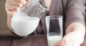 Φρέσκο αγελαδινό γάλα: Οι καταναλωτές προτιμούν το καλάθι του νοικοκυριού…