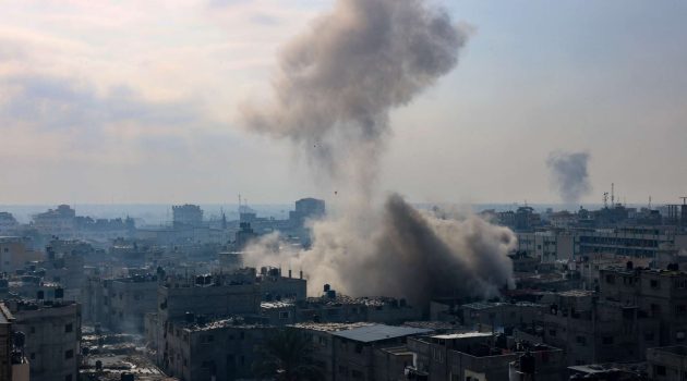 Bloomberg: Η Παλαιστινιακή Αρχή εργάζεται με αμερικανούς αξιωματούχους πάνω σε μεταπολεμικό σχέδιο για τη Γάζα