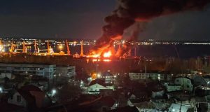 Ουκρανία: Βίντεο από την ανατίναξη ρωσικού πλοίου στην Κριμαία –…