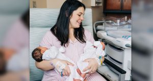 Αλαμπάμα: 32χρονη γέννησε δύο μωρά, από δύο μήτρες, σε δύο…