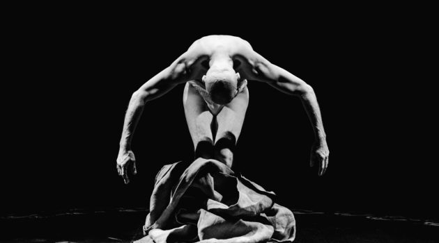 «The False David»: Μια παράσταση Ιαπωνικού Butoh με τον θρυλικό χορευτή Imre Thormann