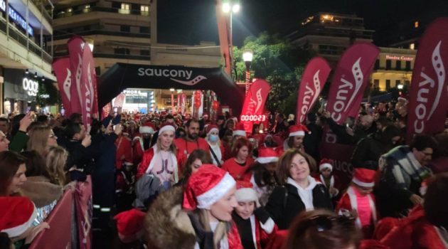 Με απόλυτη επιτυχία το 5ο Agrinio Santa Run (Videos – Photos)