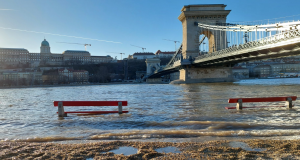 Βουδαπέστη: Στην κλιματική αλλαγή αποδίδεται η υπερχείλιση του Δούναβη με…