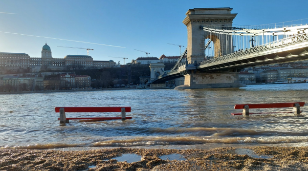 Βουδαπέστη: Στην κλιματική αλλαγή αποδίδεται η υπερχείλιση του Δούναβη με τη στάθμη στα 7 μέτρα