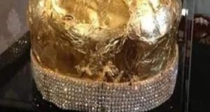 Ιταλία: Το ακριβότερο Πανετόνε στον κόσμο καλυμμένο απο χρυσό και…
