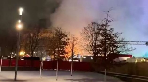 Βερολίνο: Μεγάλη πυρκαγιά σε διάσημη χριστουγεννιάτικη αγορά – Δύο τραυματίες