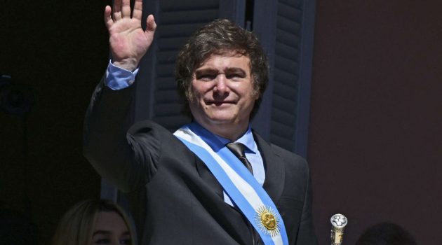 Αργεντινή: Ο νέος πρόεδρος ζητά επίσκεψη του  Πάπα τον οποίο αποκαλούσε «άνθρωπο του διαβόλου»