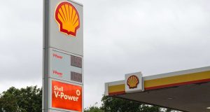 Μεγαλοεπενδυτές πιέζουν την Shell να στηρίξει ψήφισμα ακτιβιστών για το…