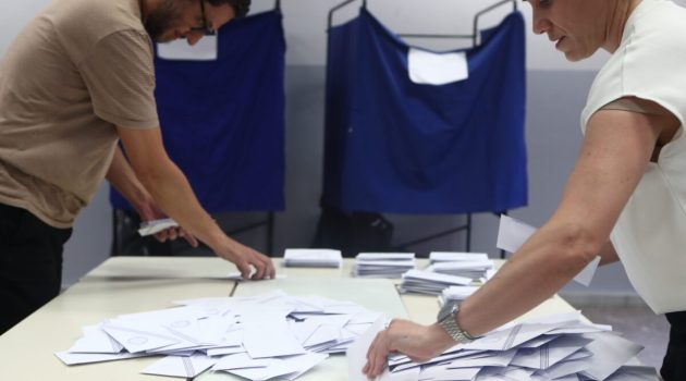 ΣΥΡΙΖΑ: Αντιδράσεις για την τροπολογία επέκτασης της επιστολικής ψήφου και στις εθνικές εκλογές