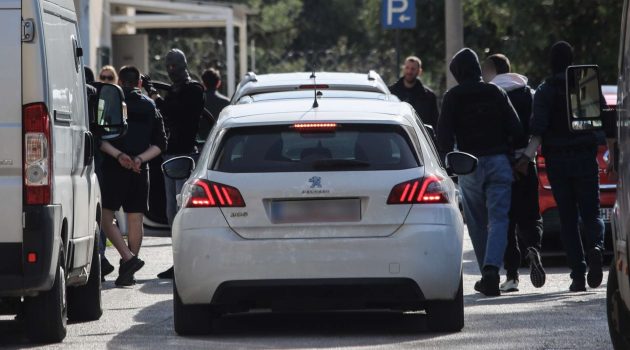 Greek Mafia: Με εννέα κακουργήματα αντιμέτωποι οι δυο συλληφθέντες – «Κλέβω, πυροβολάω, σκοτώνω»