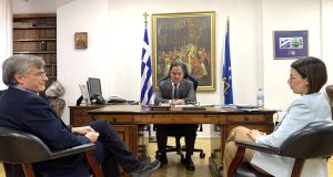 Κορονοϊός – Εμβολιασμοί επί τάπητος στο υπουργείο Υγείας – Τι…