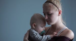 Επιλόχειος κατάθλιψη: Τα σημάδια και η διαφορά από τα baby…