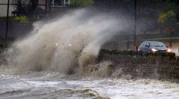 «Jocelyn»: Με ανέμους 158 χλμ/ώρα σαρώνει η ένατη κατά σειρά καταιγίδα στο Ηνωμένο Βασίλειο