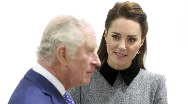 Ανησυχία στον βρετανικό Τύπο για την υγεία του βασιλιά Καρόλου και της Κέιτ Μίντλετον