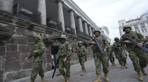 Σε κατάσταση «εσωτερικής ένοπλης σύγκρουσης» ο Ισημερινός