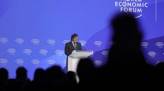 Νταβός: Ο πρόεδρος της Αργεντινής Μιλέι προειδοποιεί για τους «κινδύνους» του σοσιαλισμού