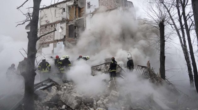 Ζελένσκι: Τουλάχιστον 18 νεκροί και 130 τραυματίες από τα ρωσικά πλήγματα των τελευταίων ωρών