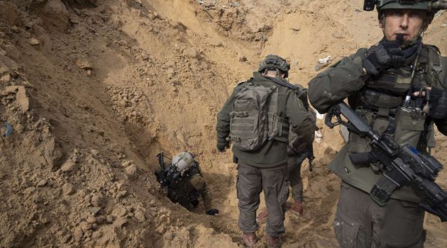 Ο ισραηλινός στρατός παραδέχεται ότι πλημμύρισε ορισμένα τούνελ της Χαμάς για να τα καταστρέψει