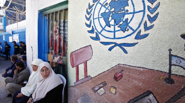 Η Γερμανία αναστέλλει τη χρηματοδότησή του στην UNRWA