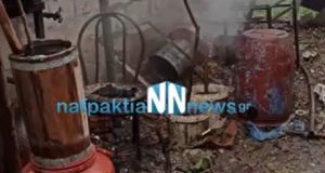Ξηροπήγαδο Ναυπάκτου: Αποθήκη κάηκε ολοσχερώς (Photos)