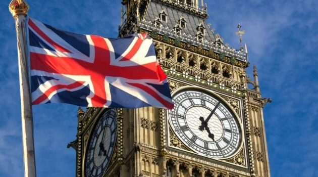 Βρετανία: Για 100η χρονιά το Μπιγκ Μπεν χτύπησε τα μεσάνυχτα για τον ερχομό του νέου έτους