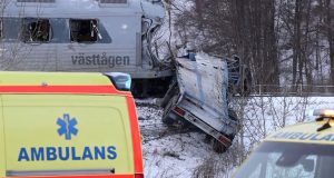 Σουηδία: Σύγκρουση τρένου με φορτηγό – Ένας νεκρός και πέντε…