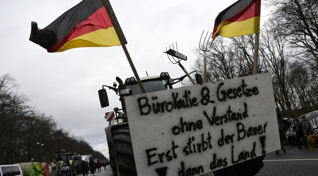 Προειδοποίηση γερμανών αγροτών στην κυβέρνηση Σολτς: «Οι διαδηλώσεις ήταν μόνο οι προσεισμοί, έρχεται έκρηξη»