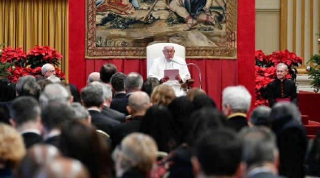 Πάπας Φραγκίσκος: Aξιοθρήνητη η πρακτική της παρένθετης μητρότητας, προωθεί την εμπορία παιδιών