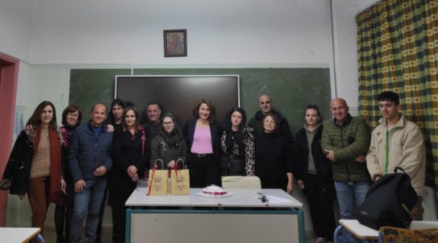 Εσπερινό Γυμνάσιο – Γενικό Λύκειο Αγρινίου: Κοπή Βασιλόπιτας και ευχές για τη νέα χρονιά (Photos)