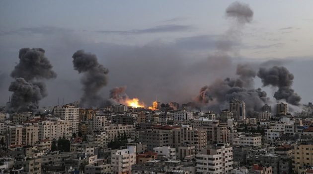 Δίχως τέλος τα πολύνεκρα πλήγματα στη Γάζα – Ο Μπλίνκεν συνεχίζει την περιοδεία του στη Μέση Ανατολή