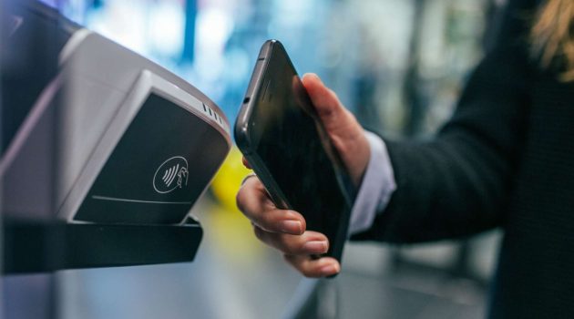 Αλλαγές στα ΜΜΜ εντός του 2024: Επιβίβαση με χρήση τραπεζικών καρτών και smartphones