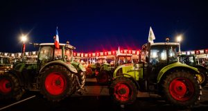 Υπό πολιορκία το Παρίσι από αγρότες – Από το απόγευμα…