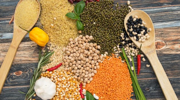 Έρευνα: Η πλούσια σε φυτικές πρωτεΐνες διατροφή βοηθά τις γυναίκες να παραμείνουν υγιείς