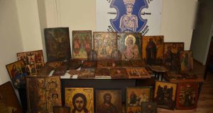 Δύο συλλήψεις για κλοπή αρχαιοτήτων – Κατασχέθηκαν 56 εκκλησιαστικές εικόνες