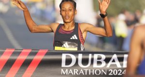 Ντουμπάι: Κατά 61 δευτερόλεπτα μείωσε το παγκόσμιο ρεκόρ σε μαραθώνιο…