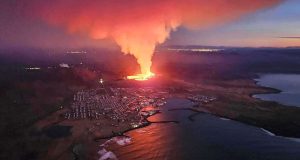 Ισλανδία: Ποτάμια λάβας έκαψαν σπίτια στο Γκρίνταβικ – Εντυπωσιακές εικόνες