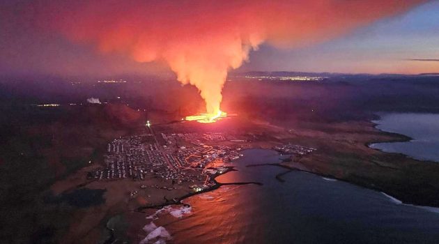 Ισλανδία: Ποτάμια λάβας έκαψαν σπίτια στο Γκρίνταβικ – Εντυπωσιακές εικόνες