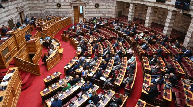 Νομοσχέδιο για επιστολική ψήφο: Αλλάζει άρδην το τοπίο συναίνεσης – «Όχι» σε όλα από ΣΥΡΙΖΑ, «ναι» υπό προϋποθέσεις από ΠΑΣΟΚ