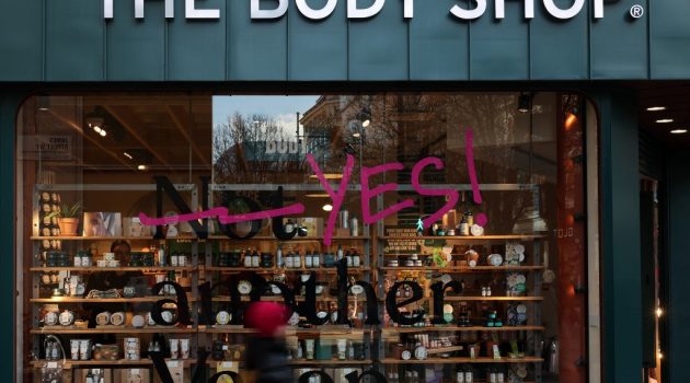Η αλυσίδα The Body Shop θα κλείσει σχεδόν τα μισά καταστήματά της στο Ηνωμένο Βασίλειο