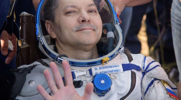 Ρώσος κοσμοναύτης κατέρριψε το παγκόσμιο ρεκόρ παραμονής στο διάστημα