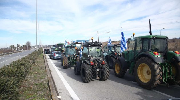 Λ. Αυγενάκης σε αγρότες: Να συγκροτήσουν μια 20μελή αντιπροσωπεία και να προσέλθουν σε διάλογο έχοντας ανοιχτούς τους δρόμους