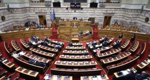 Ψηφίζεται το βράδυ το νομοσχέδιο για τα ομόφυλα ζευγάρια –…