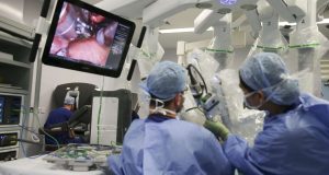 ΗΠΑ: 78χρονη νεκρή μετά από επέμβαση ρομποτικής χειρουργικής με το…