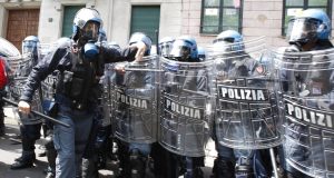 Ιταλία: Η κυβέρνηση «θωρακίζει» την Αστυνομία εν μέσω βίαιων περιστατικών…