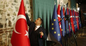 ΥΠΕΞ Βελγίου: Θα προσκαλέσουμε την Τουρκία για τον εορτασμό της…